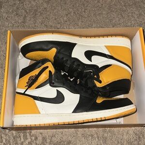Nike Jordan Retro 1 High Yellow Toe